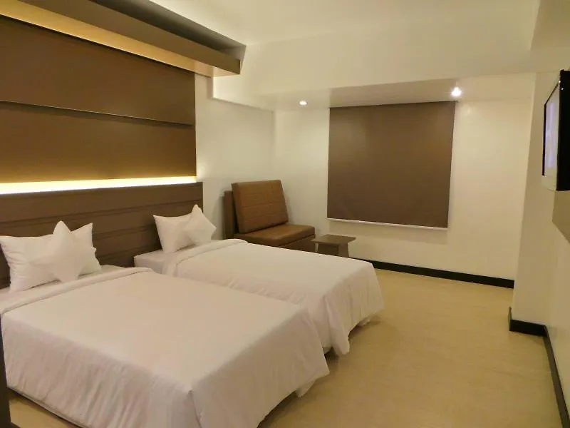 Clover City Center Plus Hotel Rangum 3*,