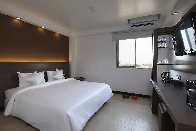 Clover City Center Plus Hotel Rangum