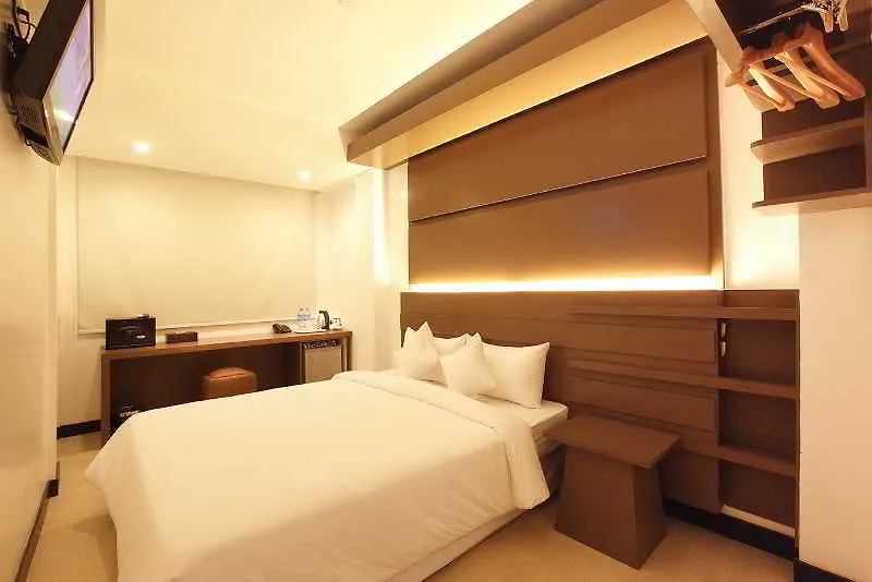 ***  Clover City Center Plus Hotel Rangum Myanmar