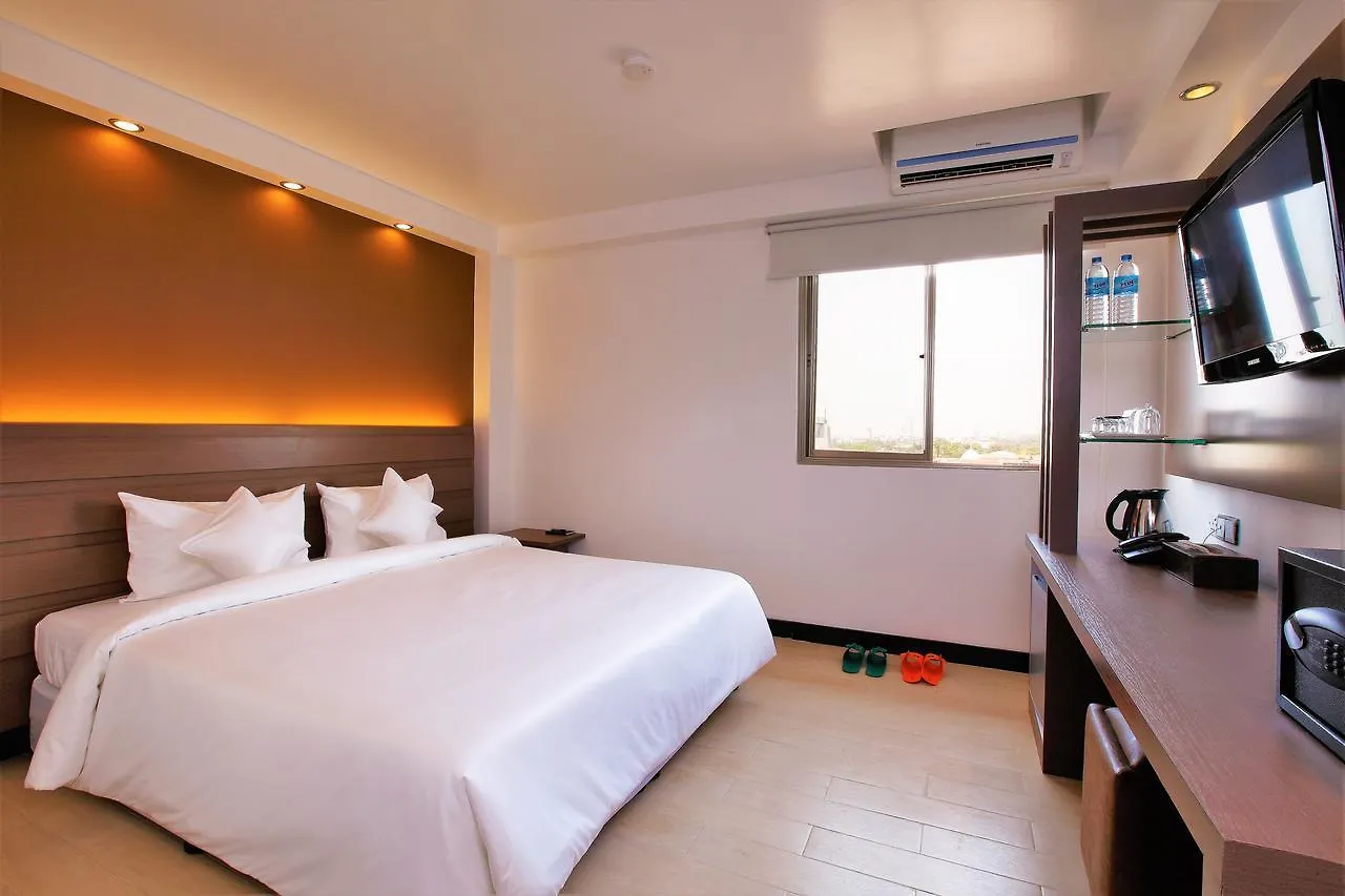Clover City Center Plus Hotel Rangum