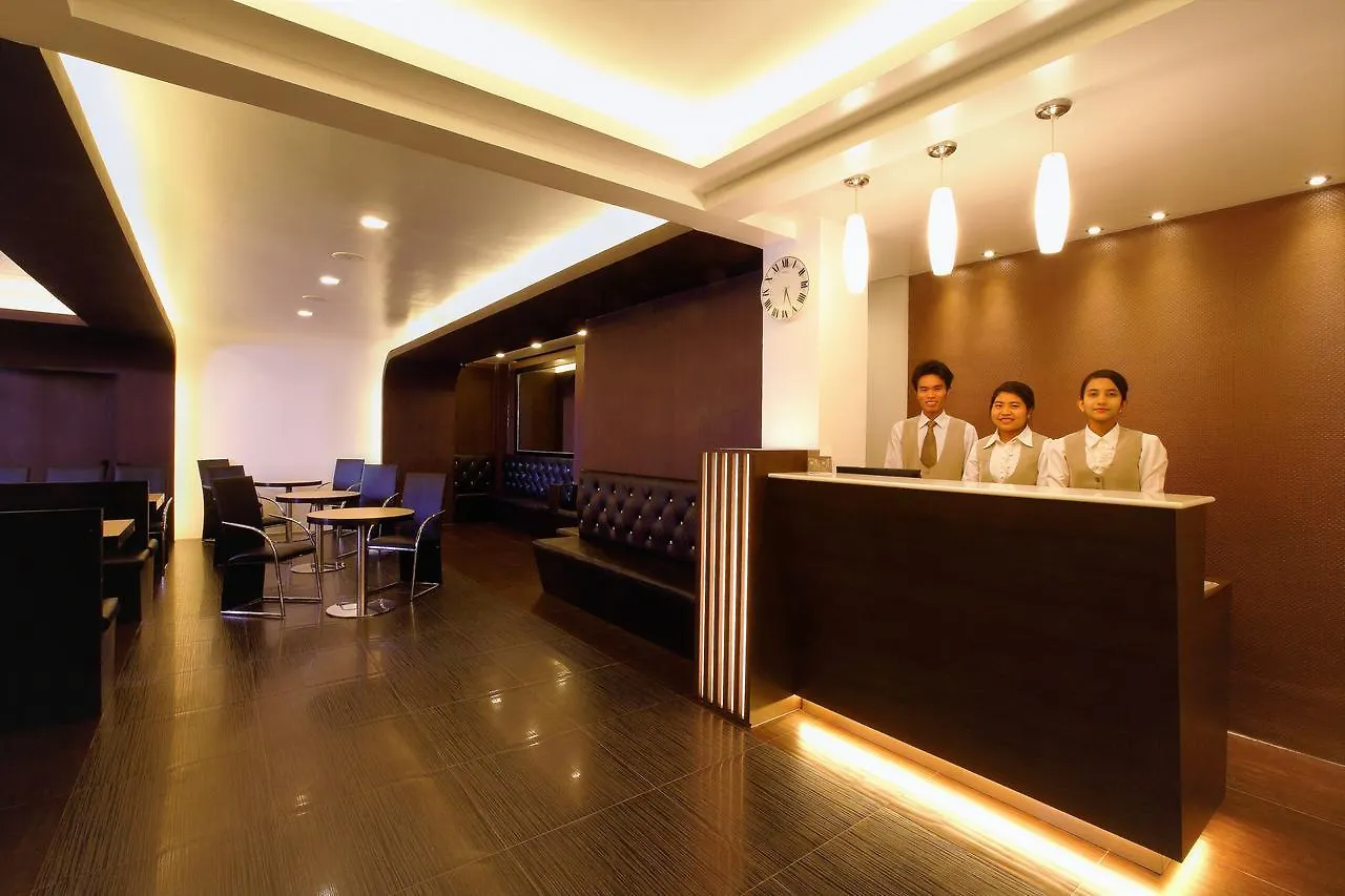 Clover City Center Plus Hotel Rangum 3*,