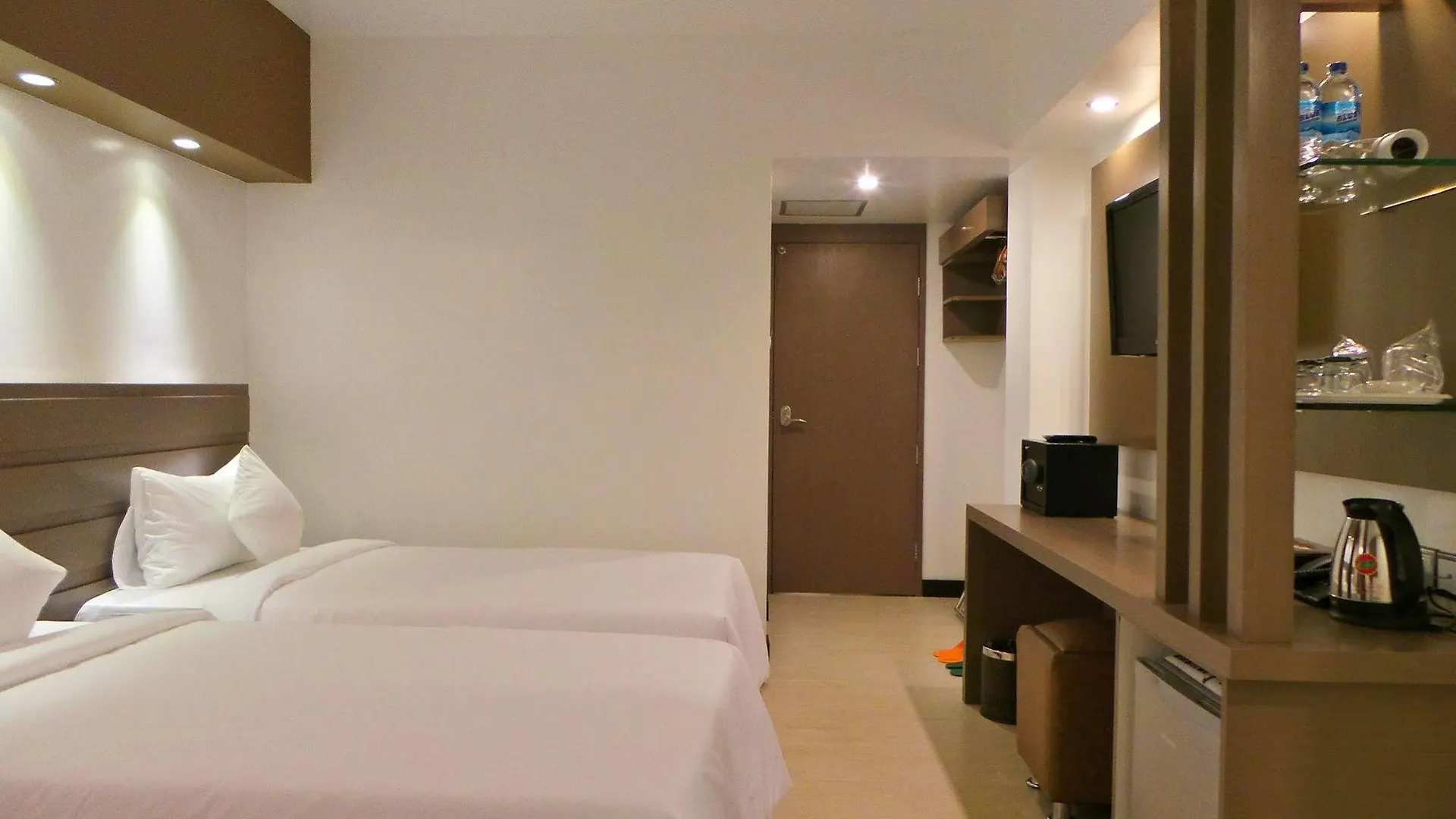 Clover City Center Plus Hotel Rangum