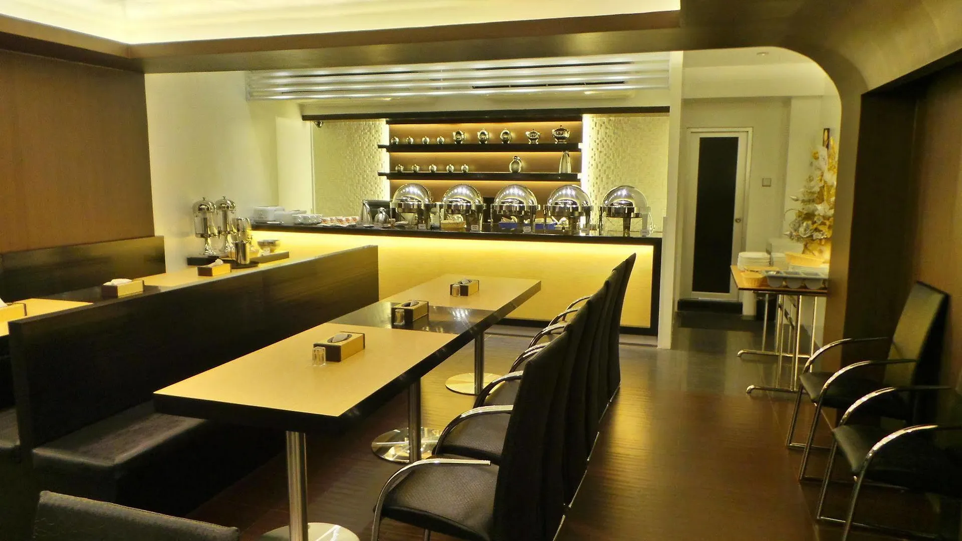 ***  Clover City Center Plus Hotel Rangum Myanmar