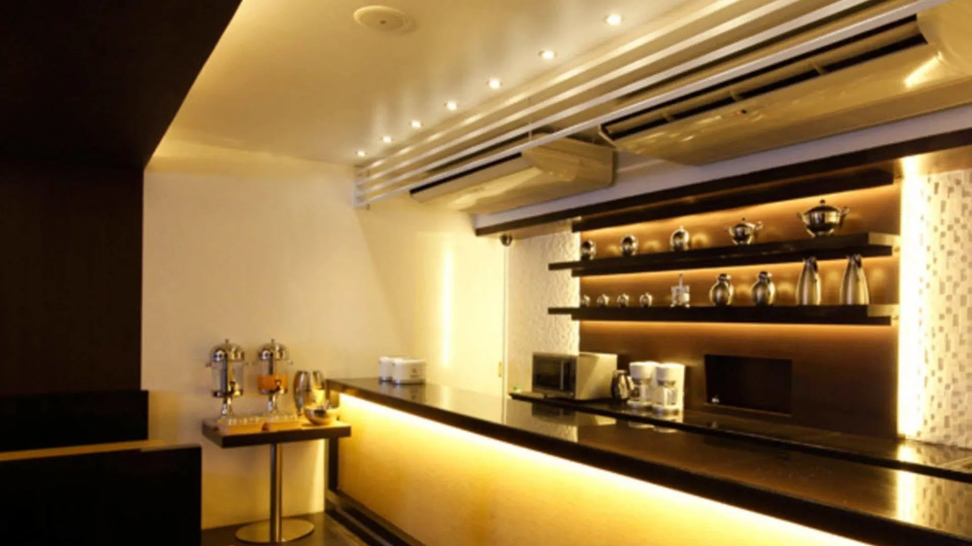 Clover City Center Plus Hotel Rangum